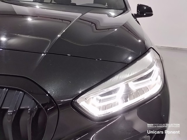 BMW Serie 1 118i color Negro. Año 2024. 103KW(140CV). Gasolina. En concesionario Unicars Ponent de Lleida