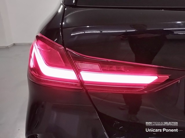 BMW Serie 1 118i color Negro. Año 2024. 103KW(140CV). Gasolina. En concesionario Unicars Ponent de Lleida