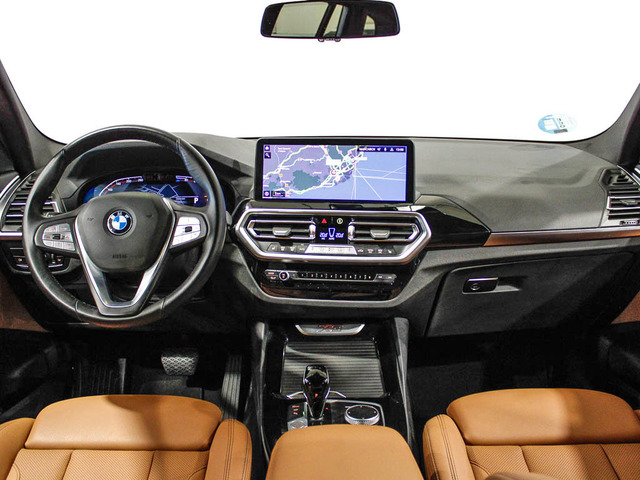 BMW X3 xDrive20d color Negro. Año 2024. 140KW(190CV). Diésel. En concesionario Barcelona Premium -- GRAN VIA de Barcelona