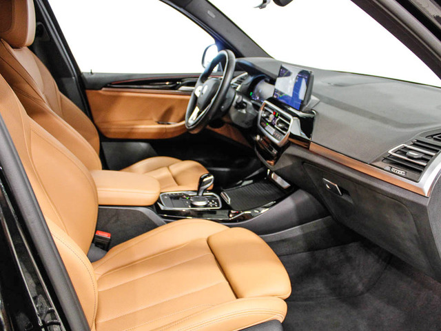 BMW X3 xDrive20d color Negro. Año 2024. 140KW(190CV). Diésel. En concesionario Barcelona Premium -- GRAN VIA de Barcelona