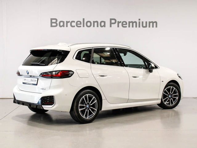 BMW Serie 2 218d Active Tourer color Blanco. Año 2024. 110KW(150CV). Diésel. En concesionario Barcelona Premium -- GRAN VIA de Barcelona