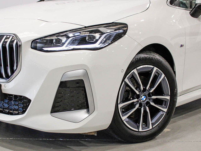 BMW Serie 2 218d Active Tourer color Blanco. Año 2024. 110KW(150CV). Diésel. En concesionario Barcelona Premium -- GRAN VIA de Barcelona