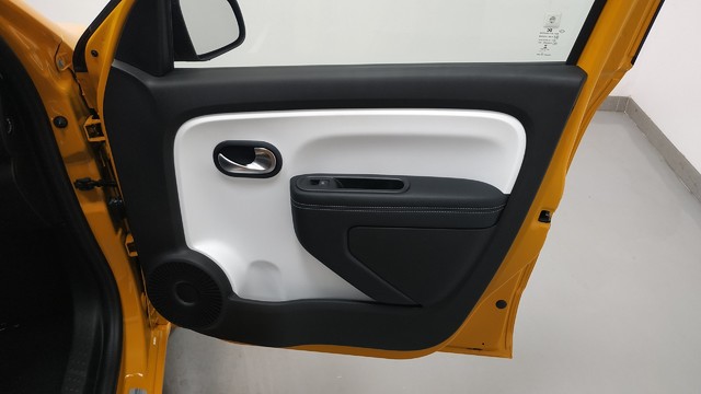 Foto 11 Renault Twingo Zen R80 batería 20kWh 60 kW (82 CV)