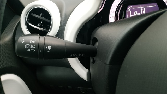 Foto 14 Renault Twingo Zen R80 batería 20kWh 60 kW (82 CV)