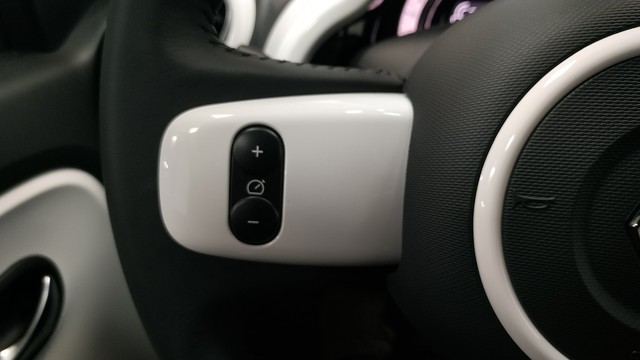 Foto 15 Renault Twingo Zen R80 batería 20kWh 60 kW (82 CV)