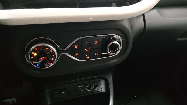 Foto 22 Renault Twingo Zen R80 batería 20kWh 60 kW (82 CV)