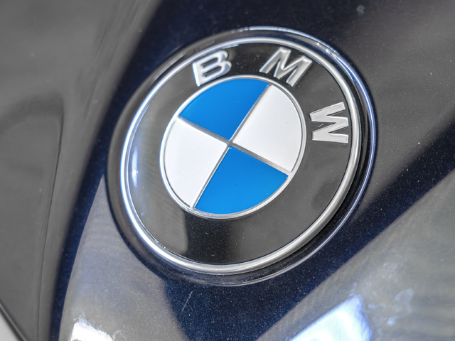BMW XM 4.4 PHEV color Negro. Año 2024. 480KW(653CV). Híbrido Electro/Gasolina. En concesionario Caetano Cuzco, Alcalá de Madrid