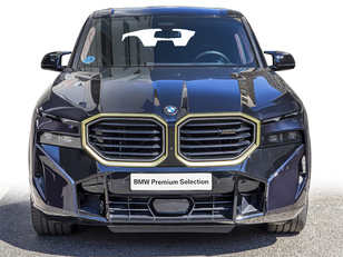Fotos de BMW XM 4.4 PHEV color Negro. Año 2024. 480KW(653CV). Híbrido Electro/Gasolina. En concesionario Caetano Cuzco, Alcalá de Madrid