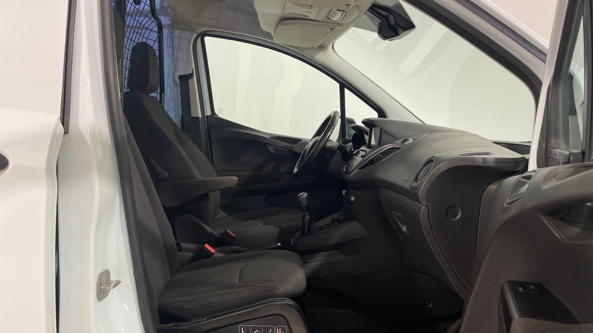 Ford Tourneo Courier 1.5 TDCi - 7