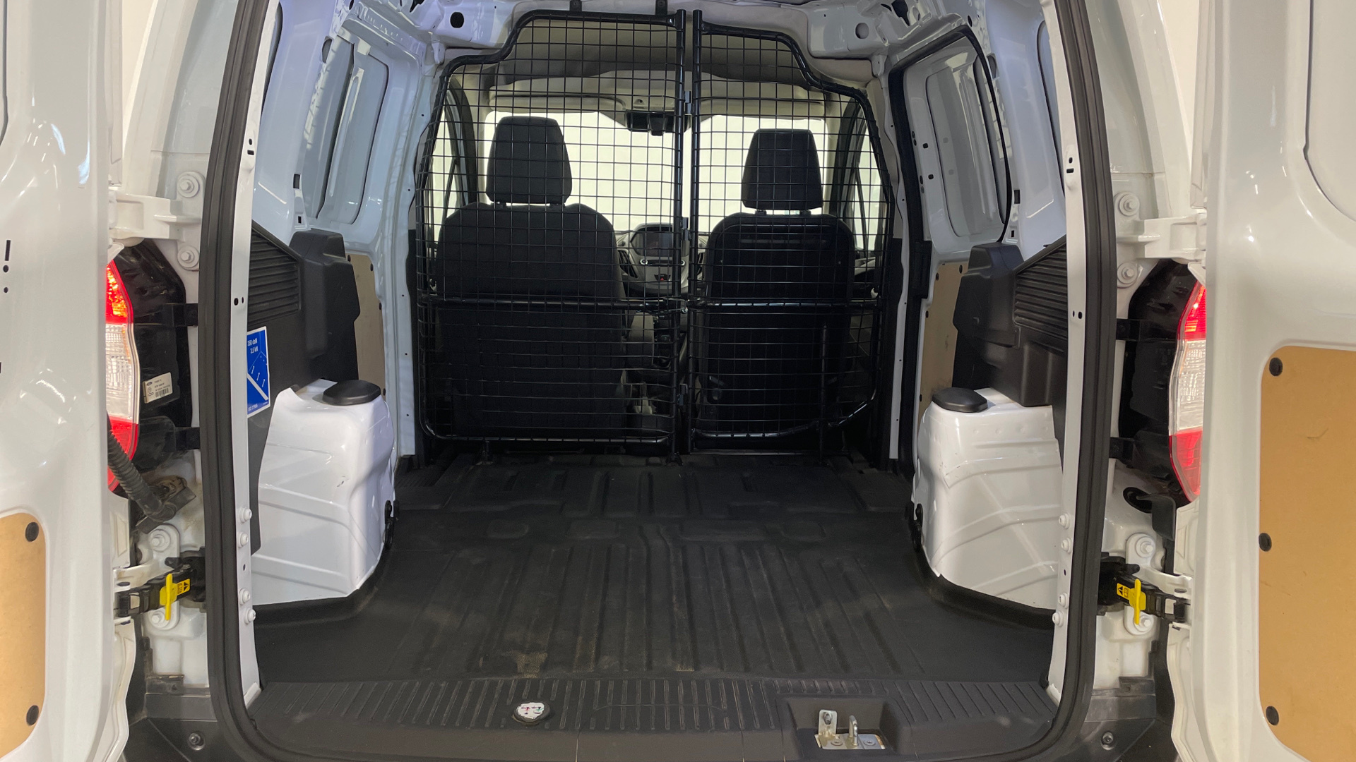 Ford Tourneo Courier 1.5 TDCi - 11