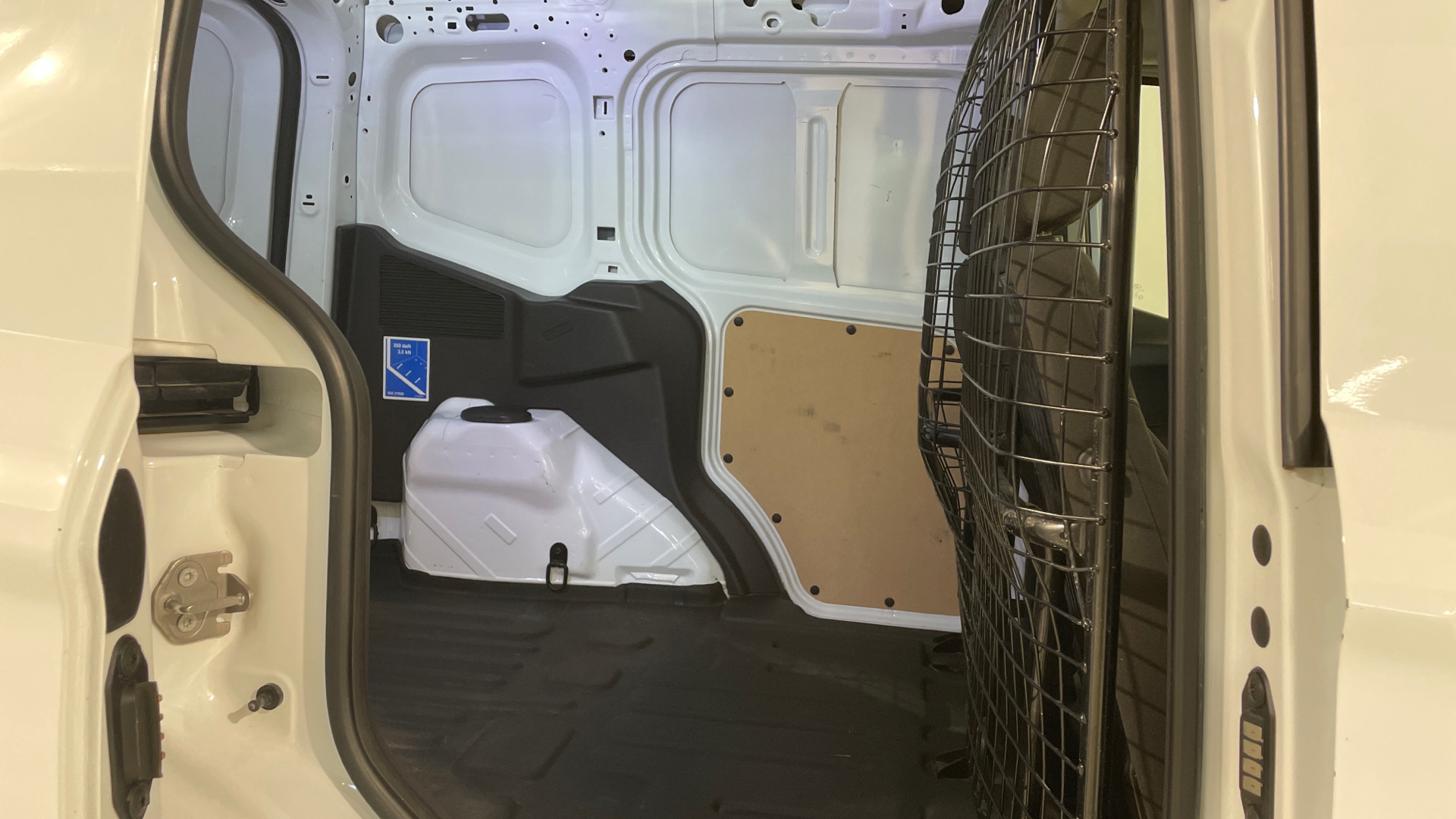 Ford Tourneo Courier 1.5 TDCi - 12