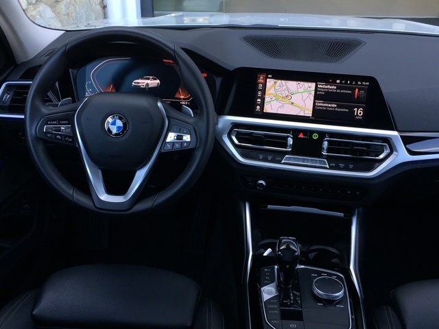 BMW Serie 3 320d color Blanco. Año 2020. 140KW(190CV). Diésel. En concesionario Grünblau Motor (Bmw y Mini) de Cantabria