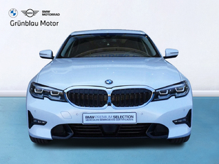 Fotos de BMW Serie 3 320d color Blanco. Año 2020. 140KW(190CV). Diésel. En concesionario Grünblau Motor (Bmw y Mini) de Cantabria