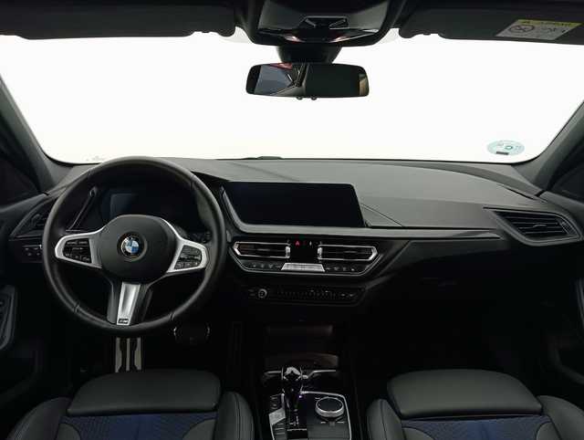 BMW Serie 1 118i color Blanco. Año 2024. 103KW(140CV). Gasolina. En concesionario Augusta Aragon S.A. de Zaragoza