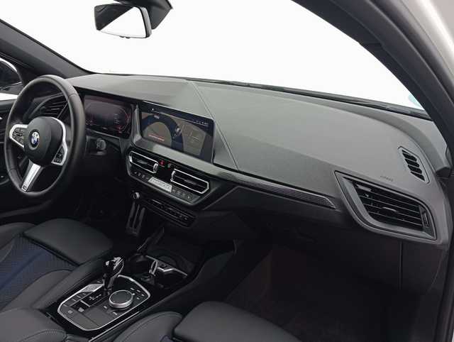 BMW Serie 1 118i color Blanco. Año 2024. 103KW(140CV). Gasolina. En concesionario Augusta Aragon S.A. de Zaragoza