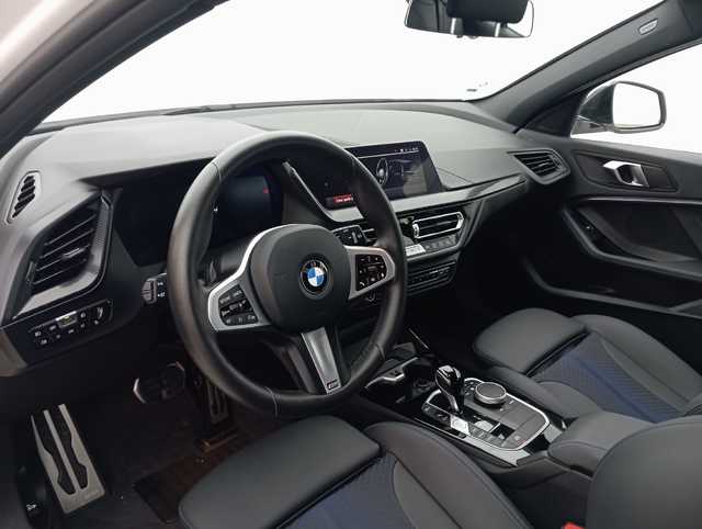 BMW Serie 1 118i color Blanco. Año 2024. 103KW(140CV). Gasolina. En concesionario Augusta Aragon S.A. de Zaragoza