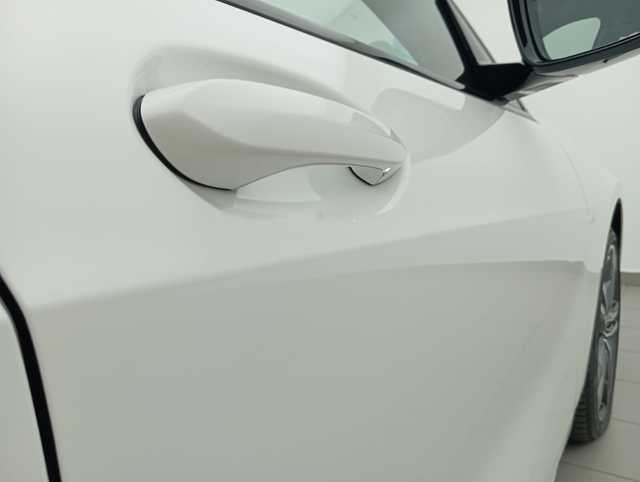 BMW Serie 1 118i color Blanco. Año 2024. 103KW(140CV). Gasolina. En concesionario Augusta Aragon S.A. de Zaragoza