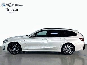 Fotos de BMW Serie 3 330e Touring color Blanco. Año 2024. 215KW(292CV). Híbrido Electro/Gasolina. En concesionario Triocar Gijón (Bmw y Mini) de Asturias