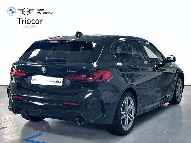BMW Serie 1 118d color Negro. Año 2024. 110KW(150CV). Diésel. En concesionario Triocar Gijón (Bmw y Mini) de Asturias