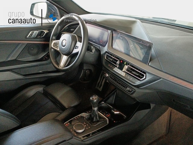 BMW Serie 1 118i color Negro. Año 2021. 103KW(140CV). Gasolina. En concesionario TACO de Sta. C. Tenerife