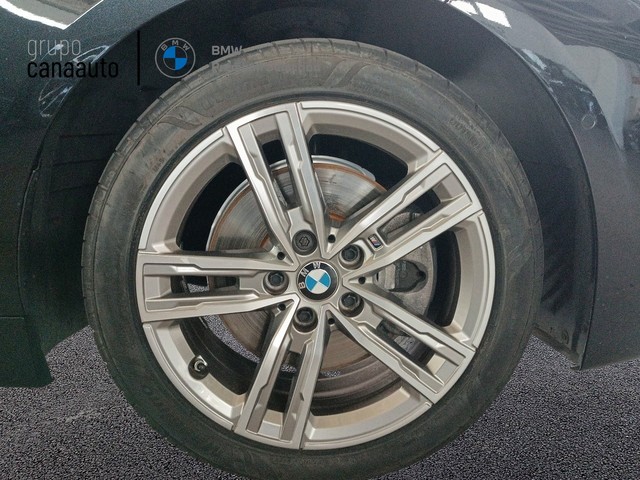 BMW Serie 1 118i color Negro. Año 2021. 103KW(140CV). Gasolina. En concesionario TACO de Sta. C. Tenerife