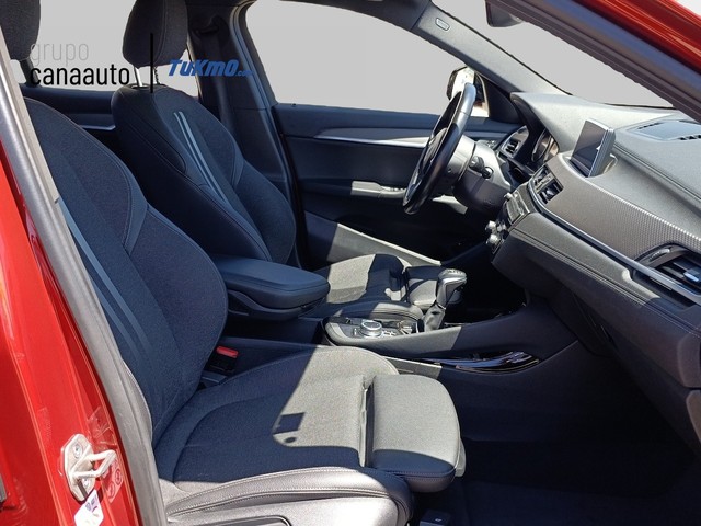 BMW X2 xDrive25e color Naranja. Año 2021. 162KW(220CV). Híbrido Electro/Gasolina. En concesionario LAS CHAFIRAS de Sta. C. Tenerife