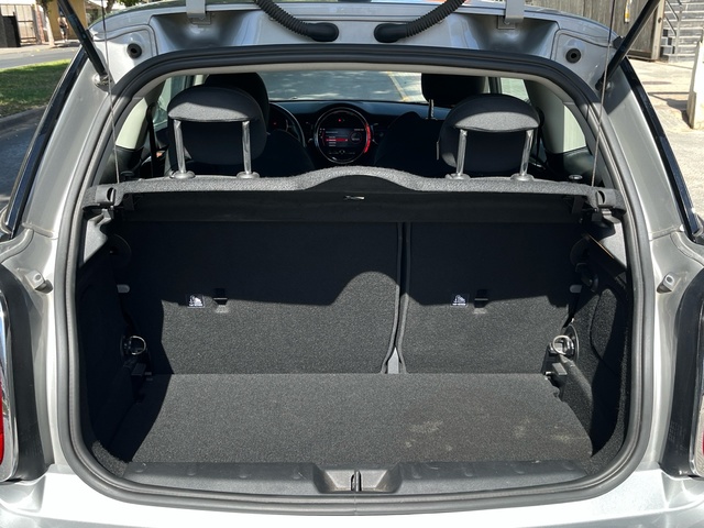 fotoG 16 del MINI MINI Cooper SE 135 kW (184 CV) 184cv Eléctrico del 2023 en Murcia