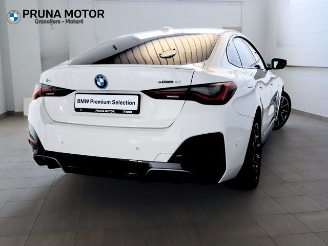 BMW i4 eDrive40 color Blanco. Año 2023. 250KW(340CV). Eléctrico. En concesionario Pruna Motor, S.L de Barcelona
