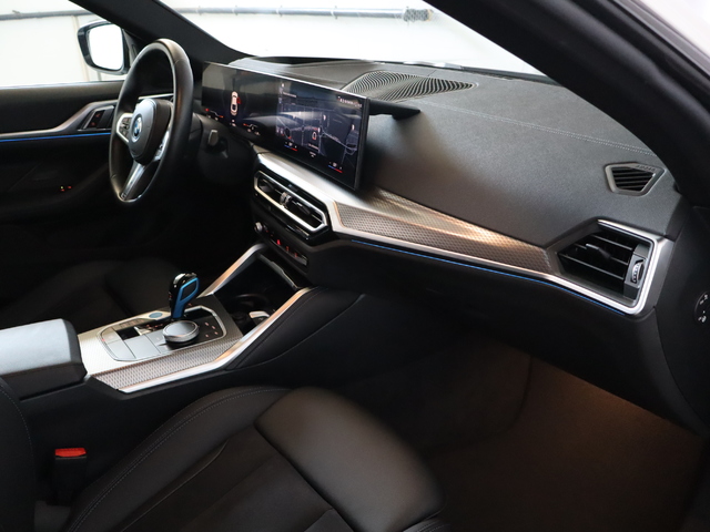 BMW i4 eDrive40 color Blanco. Año 2023. 250KW(340CV). Eléctrico. En concesionario Pruna Motor, S.L de Barcelona
