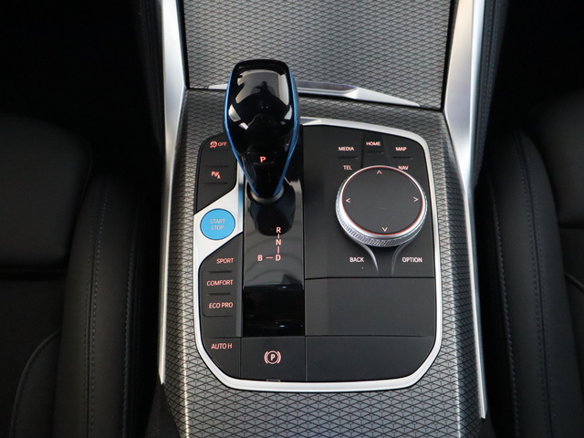 BMW i4 eDrive40 color Blanco. Año 2023. 250KW(340CV). Eléctrico. En concesionario Pruna Motor, S.L de Barcelona