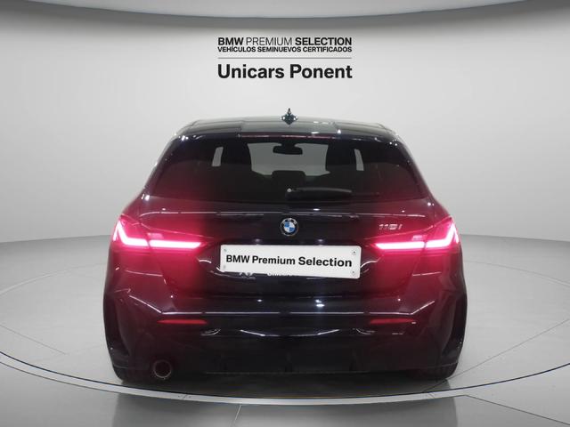 BMW Serie 1 118i color Negro. Año 2024. 103KW(140CV). Gasolina. En concesionario Unicars Ponent de Lleida