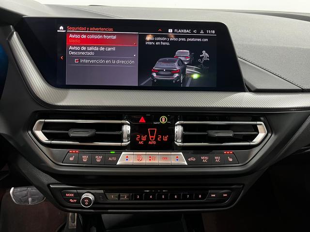 BMW Serie 1 118i color Negro. Año 2024. 103KW(140CV). Gasolina. En concesionario Unicars Ponent de Lleida
