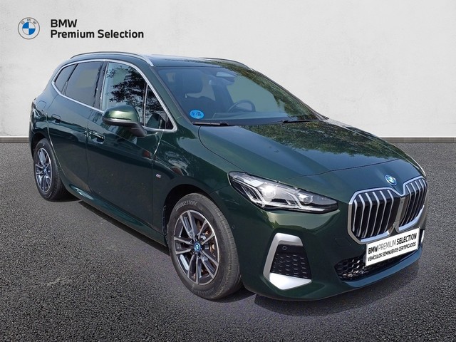 BMW Serie 2 230e Active Tourer color Verde. Año 2024. 240KW(326CV). Híbrido Electro/Gasolina. En concesionario Marmotor de Las Palmas