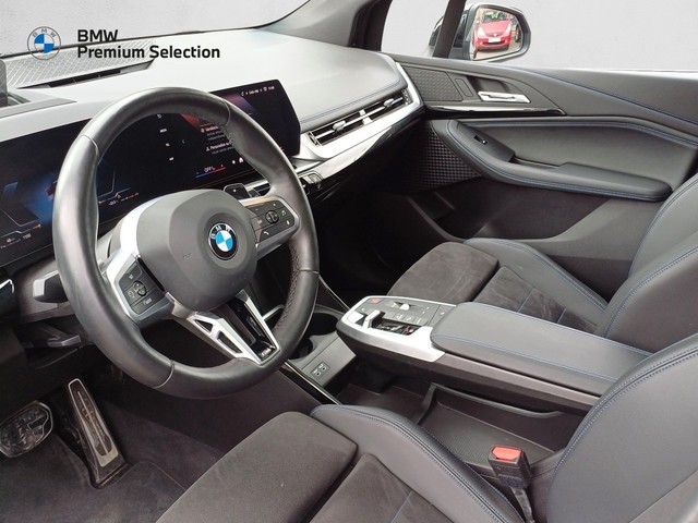 BMW Serie 2 220i Active Tourer color Negro. Año 2024. 125KW(170CV). Gasolina. En concesionario Marmotor de Las Palmas