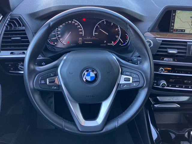 BMW X3 xDrive20d color Blanco. Año 2019. 140KW(190CV). Diésel. En concesionario Bernesga Motor León (Bmw y Mini) de León