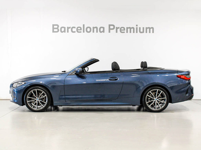 BMW Serie 4 420i Cabrio color Azul. Año 2022. 135KW(184CV). Gasolina. En concesionario Barcelona Premium -- GRAN VIA de Barcelona