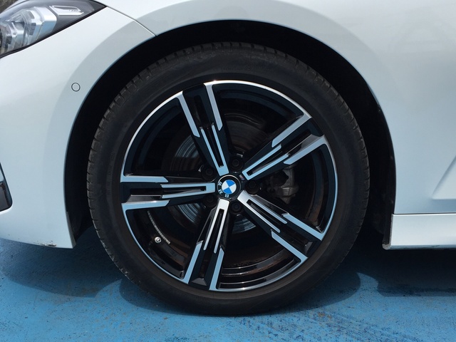 BMW Serie 3 318d color Blanco. Año 2024. 110KW(150CV). Diésel. En concesionario Grünblau Motor (Bmw y Mini) de Cantabria