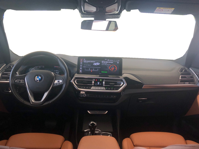 BMW X3 xDrive20d color Blanco. Año 2024. 140KW(190CV). Diésel. En concesionario Vehinter Getafe de Madrid