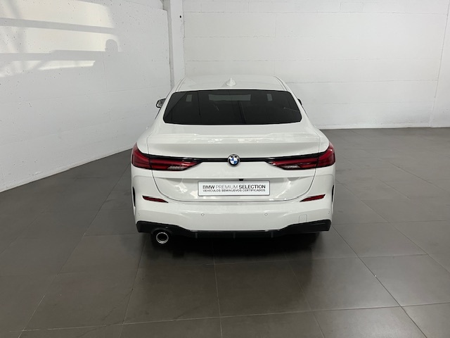 BMW Serie 2 218i Gran Coupe color Blanco. Año 2021. 103KW(140CV). Gasolina. En concesionario Amiocar S.A. de Coruña