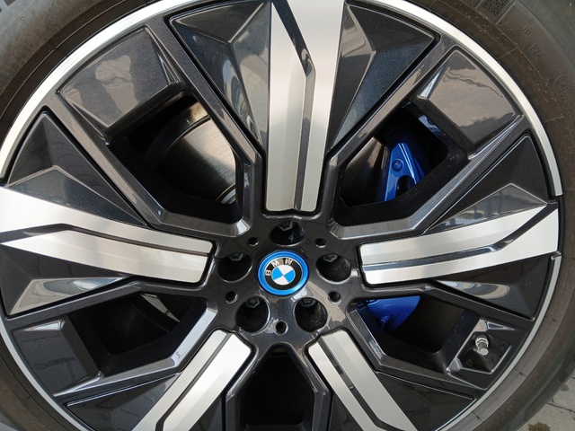 BMW iX xDrive40 color Blanco. Año 2022. 240KW(326CV). Eléctrico. En concesionario FINESTRAT Automoviles Fersan, S.A. de Alicante