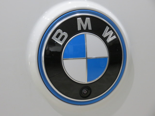 BMW iX xDrive40 color Blanco. Año 2022. 240KW(326CV). Eléctrico. En concesionario FINESTRAT Automoviles Fersan, S.A. de Alicante