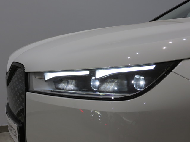 BMW iX xDrive40 color Blanco. Año 2022. 240KW(326CV). Eléctrico. En concesionario FINESTRAT Automoviles Fersan, S.A. de Alicante