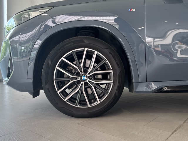 BMW X1 sDrive18d color Gris. Año 2023. 110KW(150CV). Diésel. En concesionario Motor Gorbea de Álava