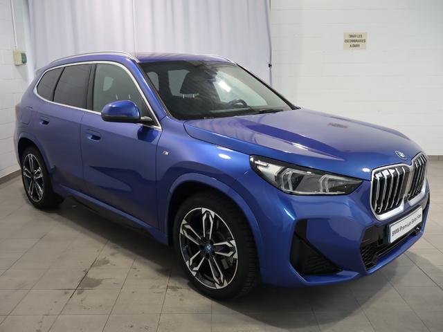 BMW X1 xDrive25e color Azul. Año 2023. 180KW(245CV). Híbrido Electro/Gasolina. En concesionario Pruna Motor, S.L de Barcelona