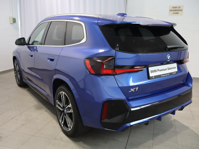 BMW X1 xDrive25e color Azul. Año 2023. 180KW(245CV). Híbrido Electro/Gasolina. En concesionario Pruna Motor, S.L de Barcelona
