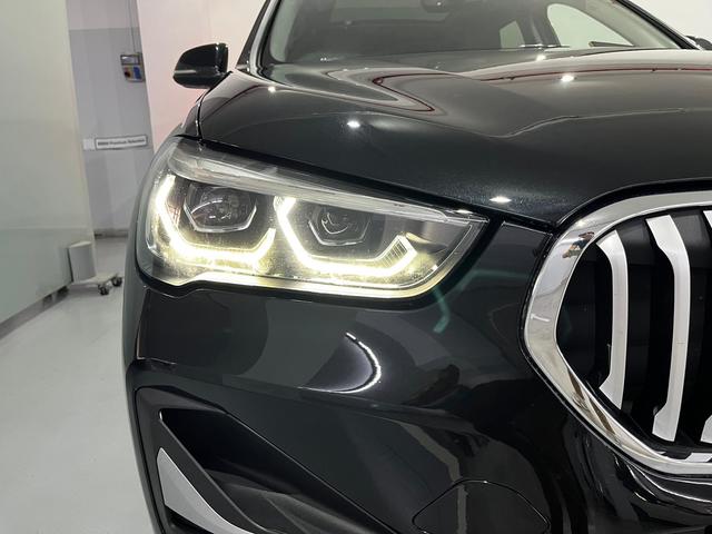 BMW X1 sDrive18d color Negro. Año 2021. 110KW(150CV). Diésel. En concesionario Unicars Ponent de Lleida
