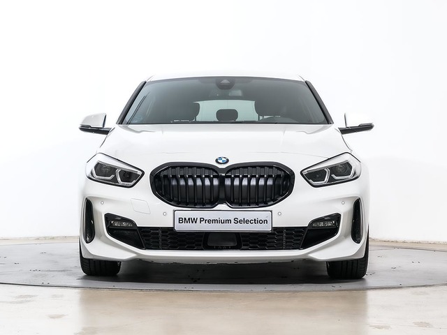 BMW Serie 1 118i color Blanco. Año 2024. 100KW(136CV). Gasolina. En concesionario Oliva Motor Tarragona de Tarragona