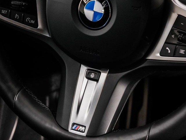 BMW Serie 1 118i color Azul. Año 2024. 103KW(140CV). Gasolina. En concesionario Oliva Motor Tarragona de Tarragona