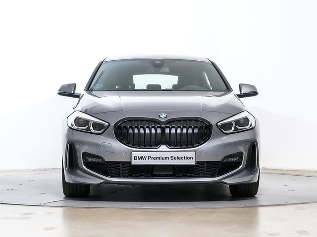 BMW Serie 1 118i color Gris. Año 2024. 103KW(140CV). Gasolina. En concesionario Oliva Motor Tarragona de Tarragona