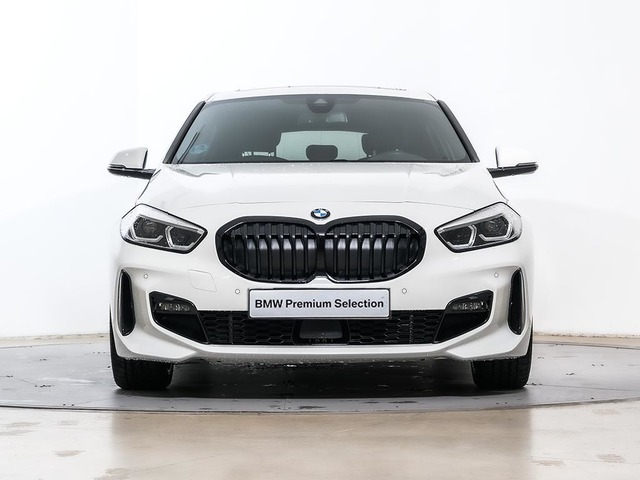 BMW Serie 1 118i color Blanco. Año 2024. 103KW(140CV). Gasolina. En concesionario Oliva Motor Tarragona de Tarragona